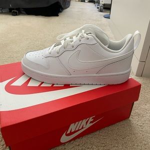 NIKE court borough low 2